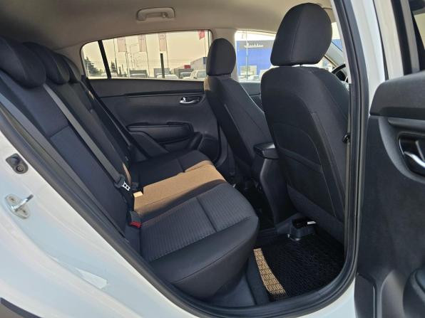 Kia Rio IV Рестайлинг с пробегом 2021 года, цена 1 739 995 рублей, 85208 км, хэтчбек, Автокод Объявления