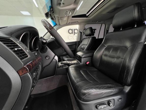 Toyota Land Cruiser 200 Series Рестайлинг 1 с пробегом 2013 года, цена 3 800 000 рублей, 218223 км, внедорожник, Автокод Объявления
