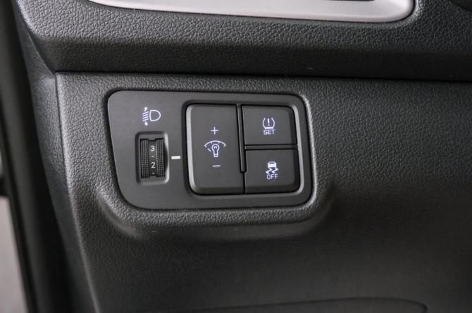 Hyundai Solaris II с пробегом 2018 года, цена 1 259 000 рублей, 170473 км, седан, Автокод Объявления