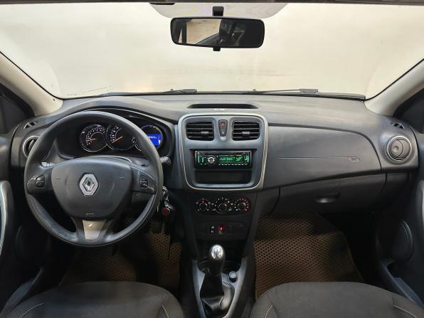 Renault Sandero II с пробегом 2015 года, цена 970 000 рублей, 106922 км, хэтчбек, Автокод Объявления