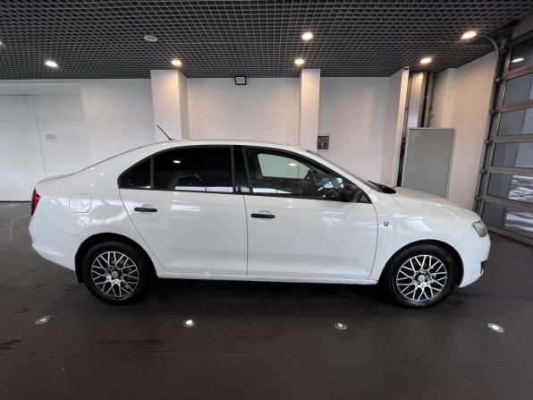 Skoda Rapid I Рестайлинг с пробегом 2017 года, цена 883 000 рублей, 308020 км, лифтбек, Автокод Объявления