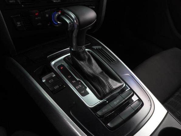 Audi A4 IV (B8) Рестайлинг с пробегом 2012 года, цена 1 099 000 рублей, 304751 км, седан, Автокод Объявления