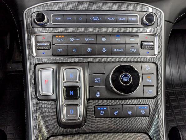 Hyundai Santa Fe IV Рестайлинг с пробегом 2022 года, цена 4 165 000 рублей, 36618 км, внедорожник, Автокод Объявления