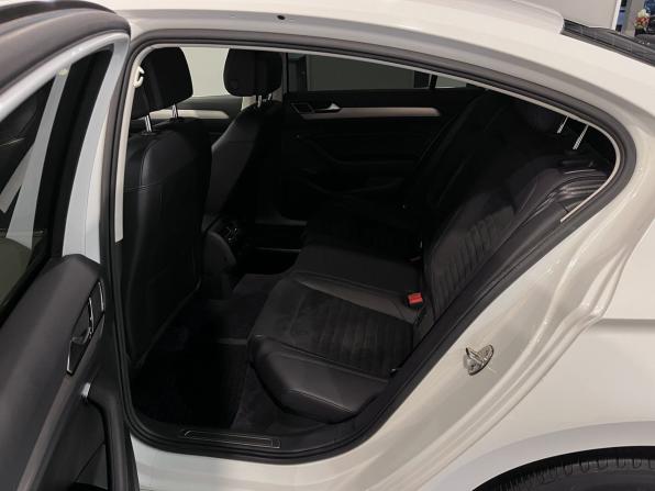 Volkswagen Passat B8 с пробегом 2018 года, цена 2 682 000 рублей, 84376 км, седан, Автокод Объявления