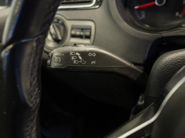 Volkswagen Polo V Рестайлинг с пробегом 2018 года, цена 1 467 000 рублей, 63802 км, седан, Автокод Объявления