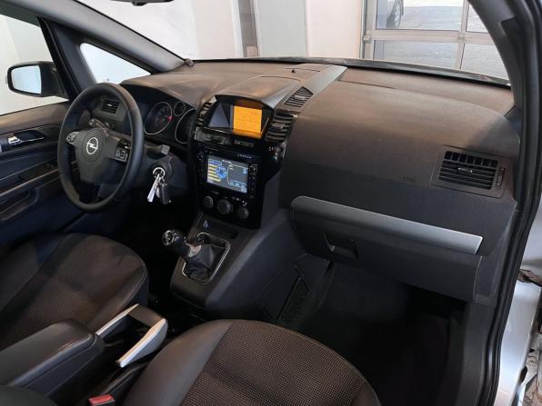 Opel Zafira B Рестайлинг с пробегом 2010 года, цена 450 000 рублей, 353453 км, компактвэн, Автокод Объявления