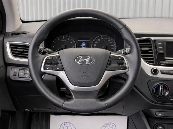 Hyundai Solaris II с пробегом 2018 года, цена 1 157 000 рублей, 106337 км, седан, Автокод Объявления