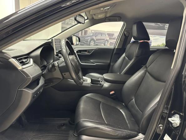Toyota RAV4 V (XA50) с пробегом 2021 года, цена 2 325 000 рублей, 114140 км, внедорожник, Автокод Объявления