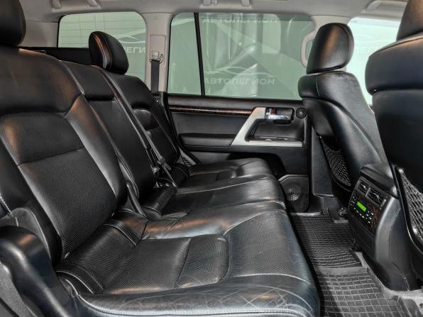 Toyota Land Cruiser 200 Series Рестайлинг 1 с пробегом 2012 года, цена 4 250 000 рублей, 200000 км, внедорожник, Автокод Объявления