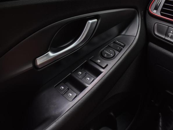 Hyundai i30 III с пробегом 2017 года, цена 1 470 000 рублей, 233665 км, хэтчбек, Автокод Объявления