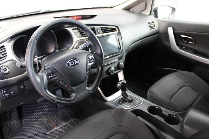 Kia Ceed II Рестайлинг с пробегом 2017 года, цена 1 044 000 рублей, 177856 км, хэтчбек, Автокод Объявления