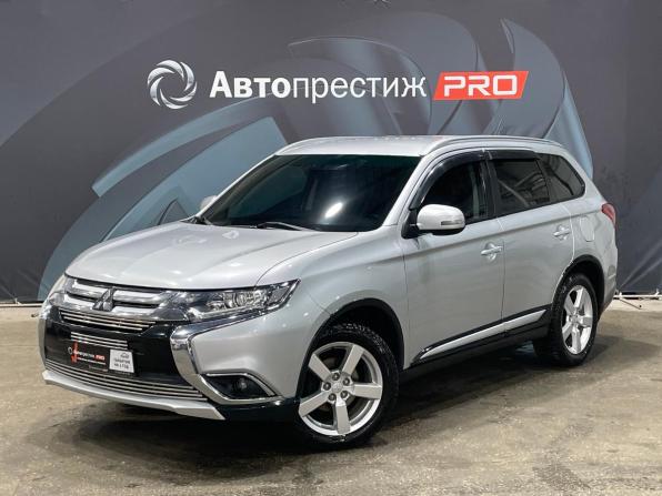 Mitsubishi Outlander III Рестайлинг 2 с пробегом 2015 года, цена 1 498 000 рублей, 237192 км, внедорожник, Автокод Объявления