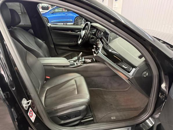 BMW 5 серии VII (G30/G31/G38) с пробегом 2017 года, цена 2 957 000 рублей, 180982 км, седан, Автокод Объявления