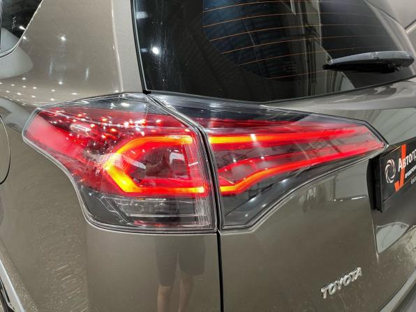 Toyota RAV4 IV (XA40) Рестайлинг с пробегом 2017 года, цена 2 230 000 рублей, 301700 км, внедорожник, Автокод Объявления