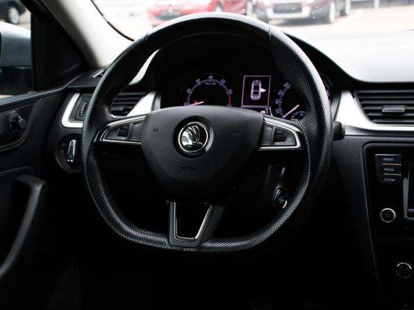 Skoda Rapid I Рестайлинг с пробегом 2019 года, цена 1 499 000 рублей, 57876 км, лифтбек, Автокод Объявления