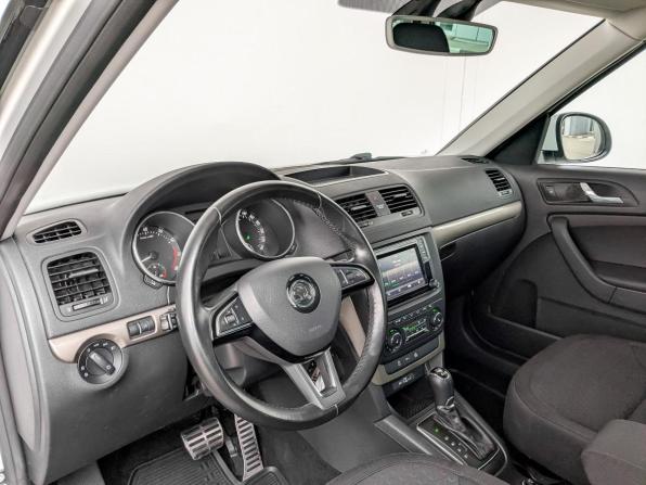Skoda Yeti I Рестайлинг с пробегом 2017 года, цена 1 890 000 рублей, 78509 км, внедорожник, Автокод Объявления