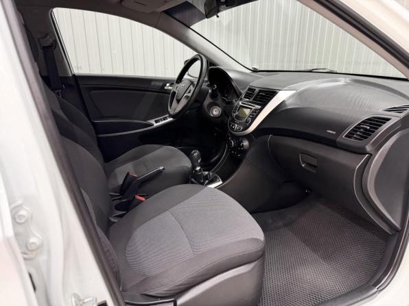 Hyundai Solaris I с пробегом 2013 года, цена 830 000 рублей, 126107 км, седан, Автокод Объявления
