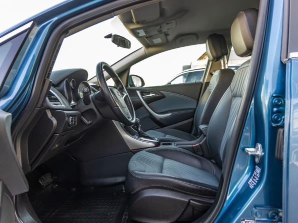 Opel Astra J Рестайлинг с пробегом 2013 года, цена 898 000 рублей, 155000 км, хэтчбек, Автокод Объявления