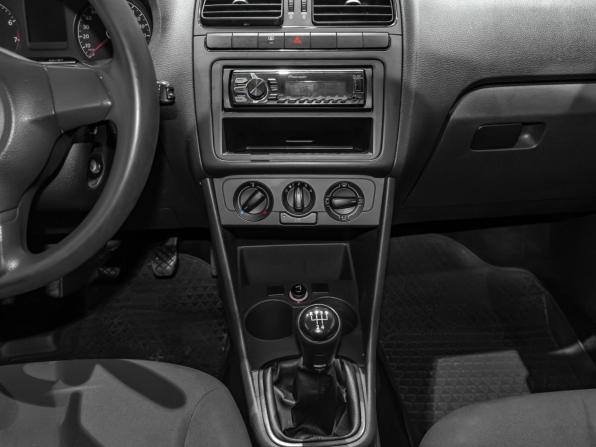 Volkswagen Polo V с пробегом 2015 года, цена 548 925 рублей, 288149 км, седан, Автокод Объявления
