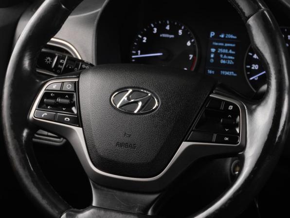 Hyundai Solaris II с пробегом 2018 года, цена 1 239 000 рублей, 193437 км, седан, Автокод Объявления