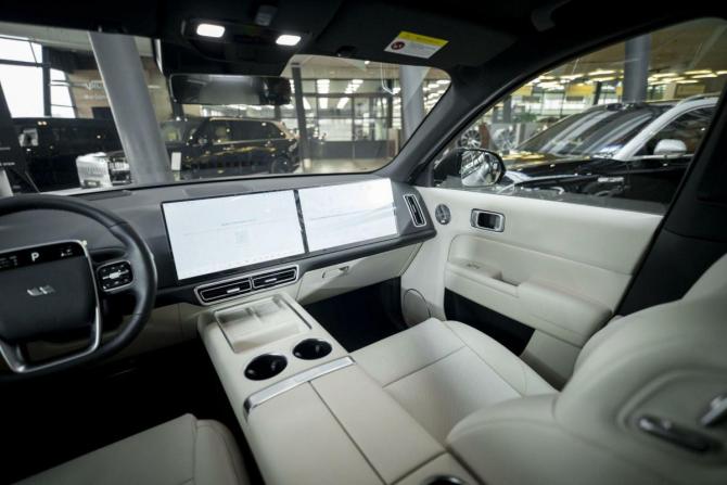 Новый Li Auto (Lixiang) L9 I Рестайлинг 2025 года, цена 12 290 000 рублей, внедорожник, Автокод Объявления
