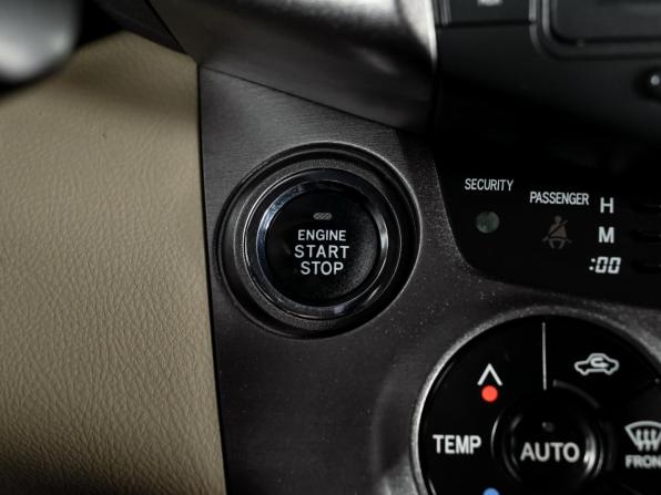 Toyota RAV4 III (XA30) Рестайлинг с пробегом 2010 года, цена 2 099 000 рублей, 130439 км, внедорожник, Автокод Объявления