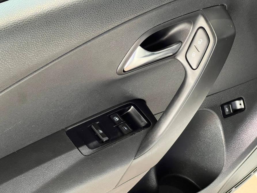 Volkswagen Polo V Рестайлинг Оренбург  - изображение 16