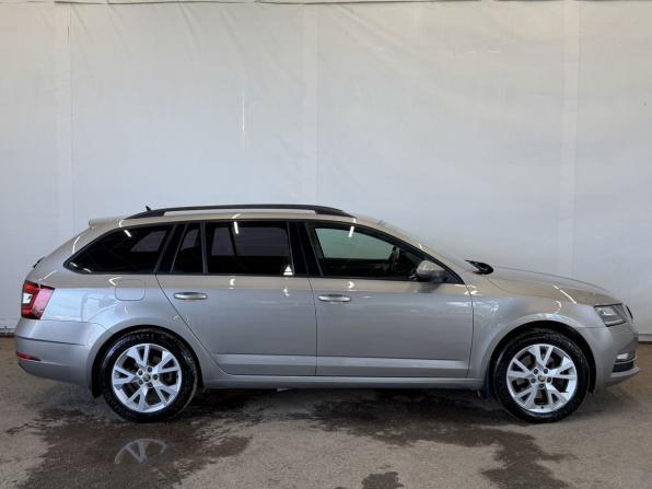 Skoda Octavia III (A7) Рестайлинг с пробегом 2017 года, цена 1 990 000 рублей, 98505 км, универсал, Автокод Объявления