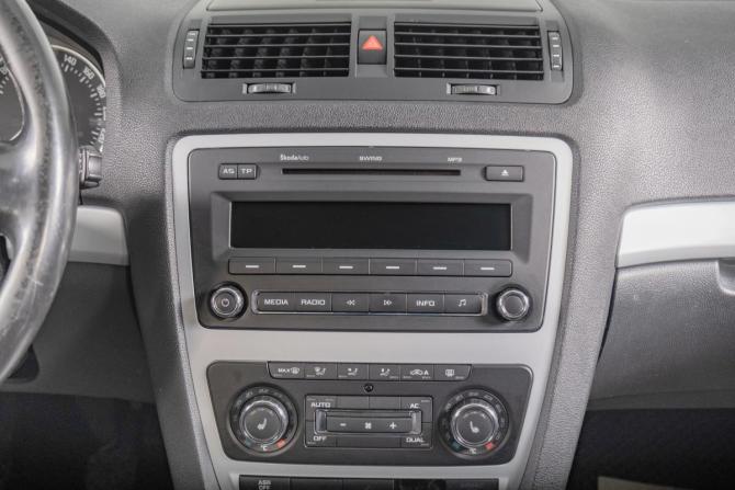 Skoda Octavia II (A5) Рестайлинг с пробегом 2010 года, цена 799 000 рублей, 231132 км, лифтбек, Автокод Объявления
