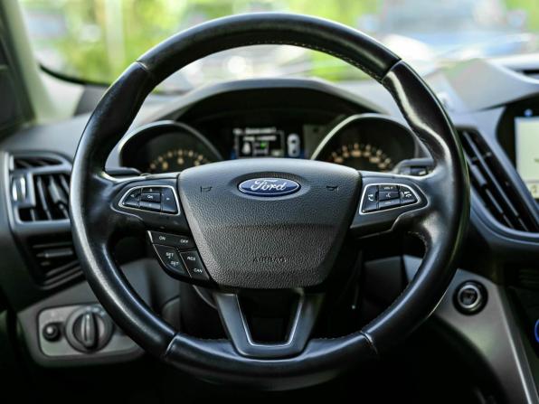 Ford Kuga II Рестайлинг с пробегом 2018 года, цена 1 730 000 рублей, 157342 км, внедорожник, Автокод Объявления