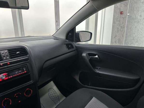 Volkswagen Polo V с пробегом 2013 года, цена 935 000 рублей, 50950 км, седан, Автокод Объявления