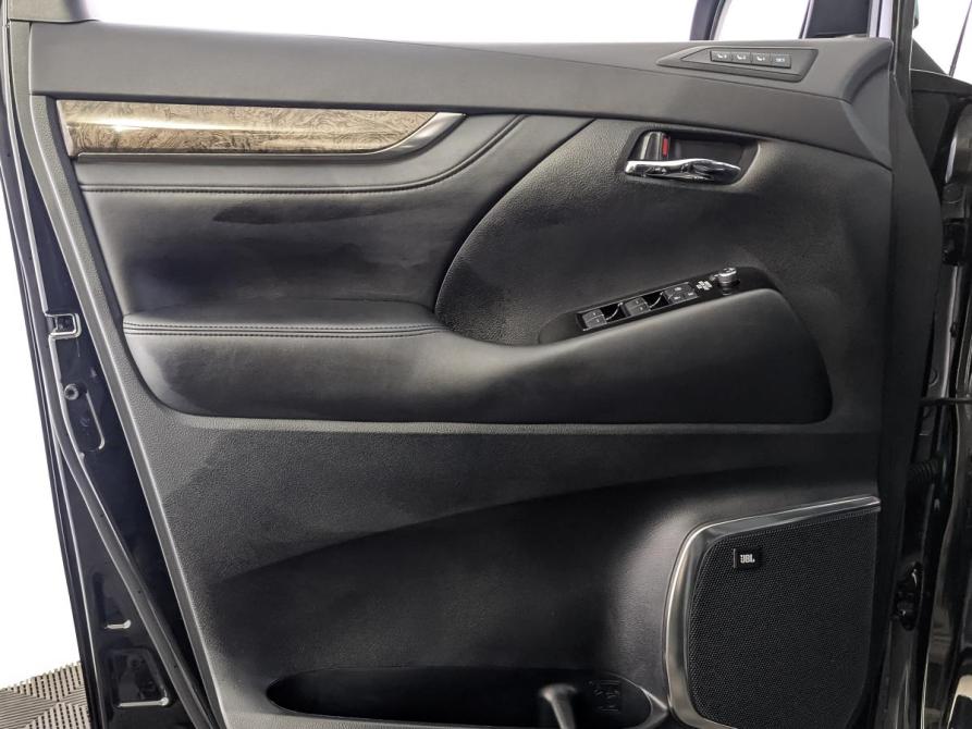 Toyota Alphard III Рестайлинг Москва  - изображение 19