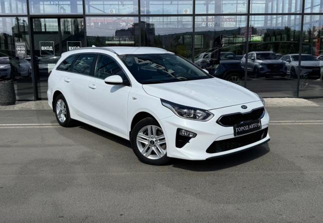 Kia Ceed III с пробегом 2021 года, цена 2 060 000 рублей, 61321 км, универсал, Автокод Объявления