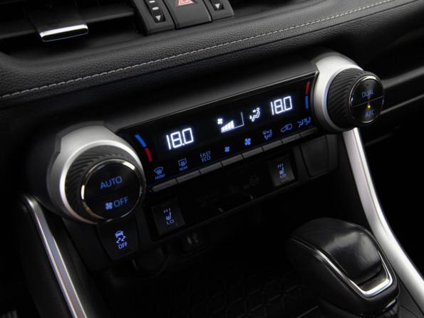 Toyota RAV4 V (XA50) с пробегом 2020 года, цена 3 699 000 рублей, 71248 км, внедорожник, Автокод Объявления