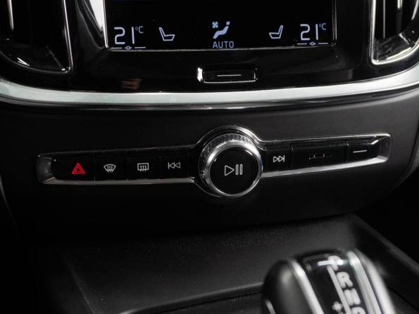 Volvo V60 Cross Country II с пробегом 2020 года, цена 3 299 000 рублей, 107592 км, универсал, Автокод Объявления