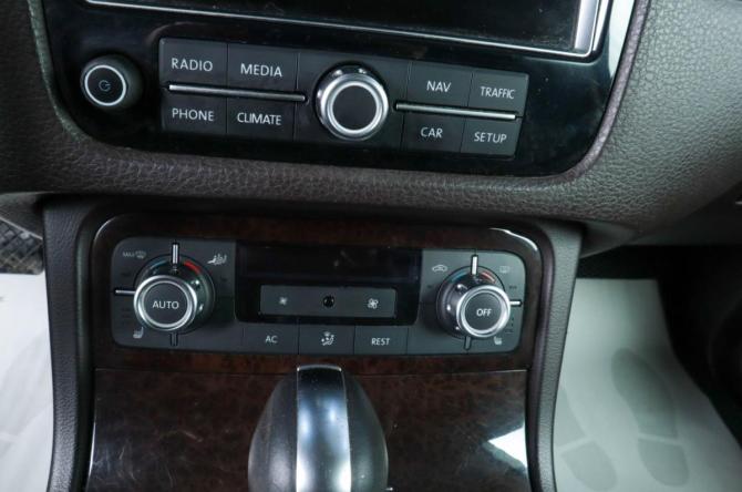 Volkswagen Touareg II с пробегом 2011 года, цена 1 979 000 рублей, 293172 км, внедорожник, Автокод Объявления