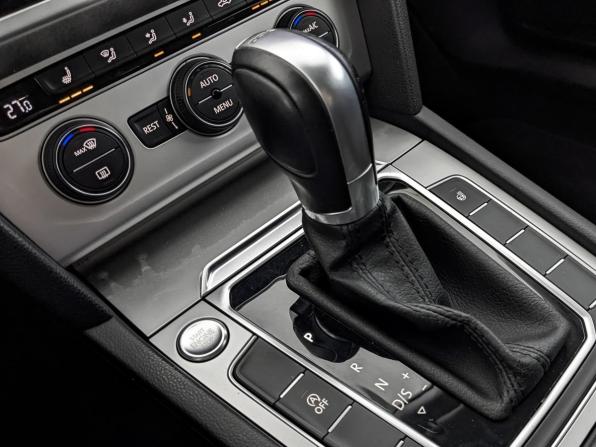 Volkswagen Passat B8 с пробегом 2018 года, цена 1 595 000 рублей, 248900 км, седан, Автокод Объявления