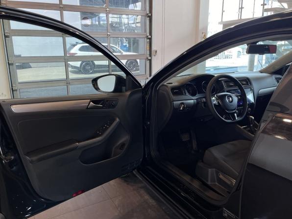 Volkswagen Jetta VI Рестайлинг с пробегом 2016 года, цена 1 078 000 рублей, 230748 км, седан, Автокод Объявления