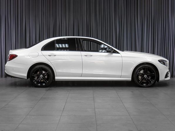 Mercedes-Benz E-Класс V (W213 S213 C238) с пробегом 2017 года, цена 2 839 000 рублей, 192732 км, седан, Автокод Объявления