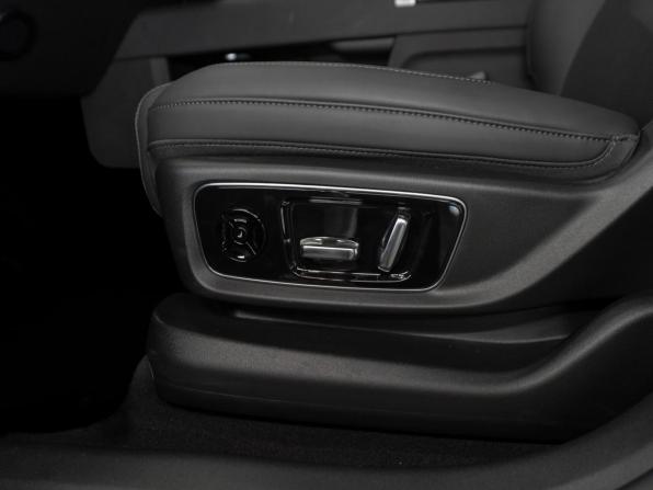 Li Auto (Lixiang) L9 I Рестайлинг с пробегом 2025 года, цена 10 700 000 рублей, 44 км, внедорожник, Автокод Объявления