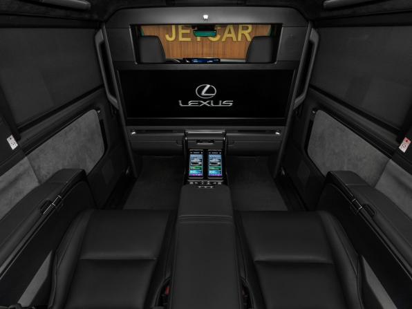 Lexus LM II с пробегом 2025 года, цена 13 895 000 рублей, 12905 км, минивэн, Автокод Объявления