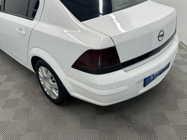 Opel Astra H Рестайлинг с пробегом 2013 года, цена 590 000 рублей, 235752 км, седан, Автокод Объявления