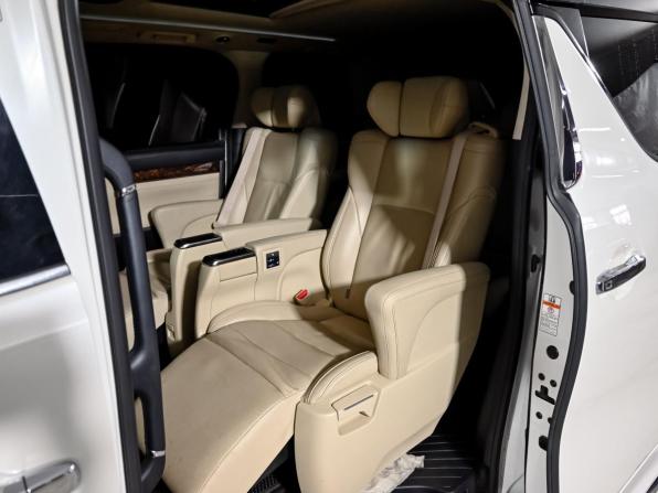 Toyota Alphard III Рестайлинг с пробегом 2018 года, цена 4 045 000 рублей, 170911 км, минивэн, Автокод Объявления