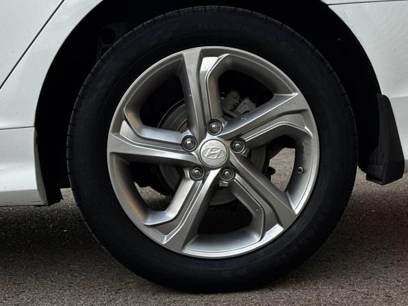 Hyundai Sonata VII (LF) Рестайлинг с пробегом 2018 года, цена 1 575 000 рублей, 153000 км, седан, Автокод Объявления