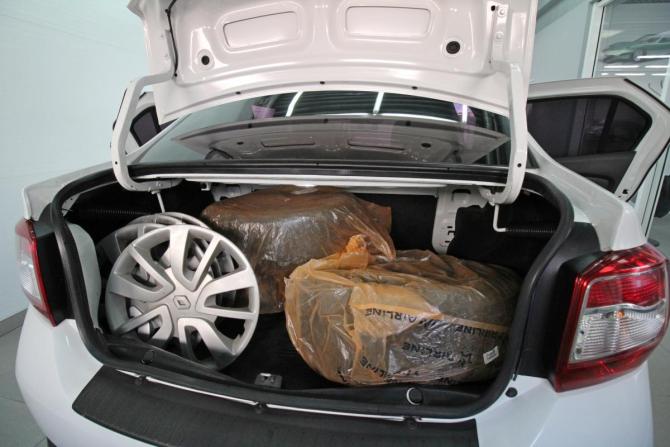 Renault Logan II Рестайлинг с пробегом 2019 года, цена 620 000 рублей, 197000 км, седан, Автокод Объявления