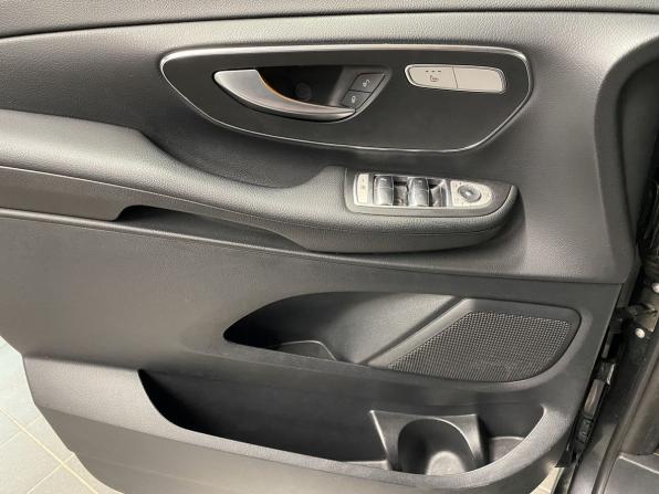 Mercedes-Benz V-Класс III (W447) Рестайлинг с пробегом 2020 года, цена 4 700 000 рублей, 92523 км, минивэн, Автокод Объявления