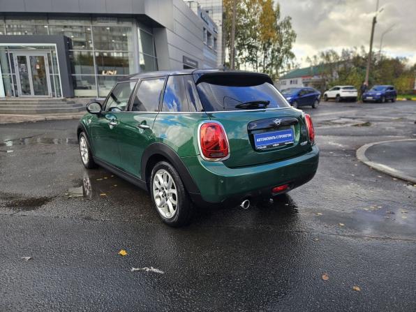 Mini Hatch III (F55/F56) Рестайлинг с пробегом 2019 года, цена 2 050 000 рублей, 59270 км, хэтчбек, Автокод Объявления