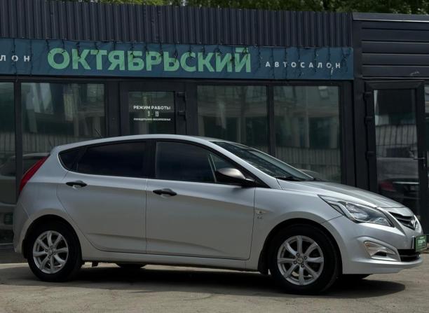 Hyundai Solaris I Рестайлинг с пробегом 2015 года, цена 899 000 рублей, 90000 км, хэтчбек, Автокод Объявления
