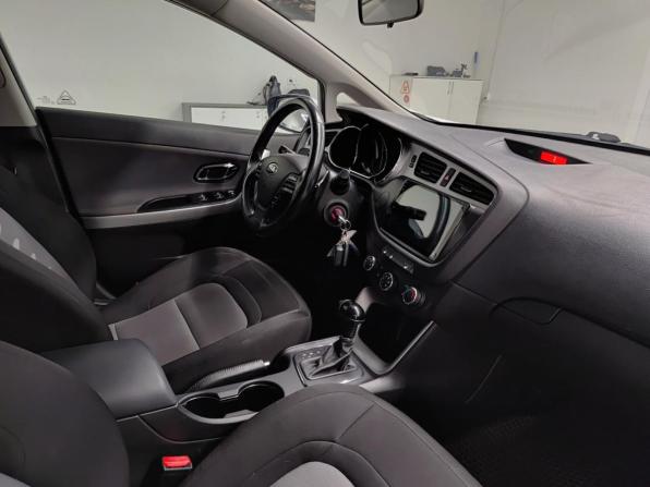 Kia Ceed II с пробегом 2013 года, цена 1 240 000 рублей, 93788 км, хэтчбек, Автокод Объявления