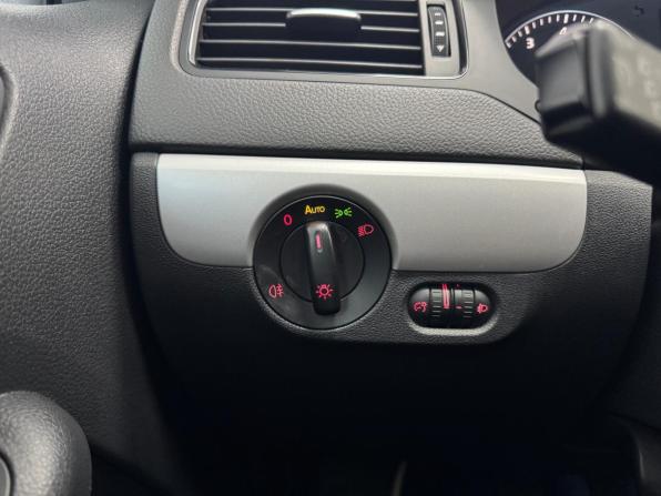 Volkswagen Jetta VI с пробегом 2012 года, цена 835 000 рублей, 129148 км, седан, Автокод Объявления